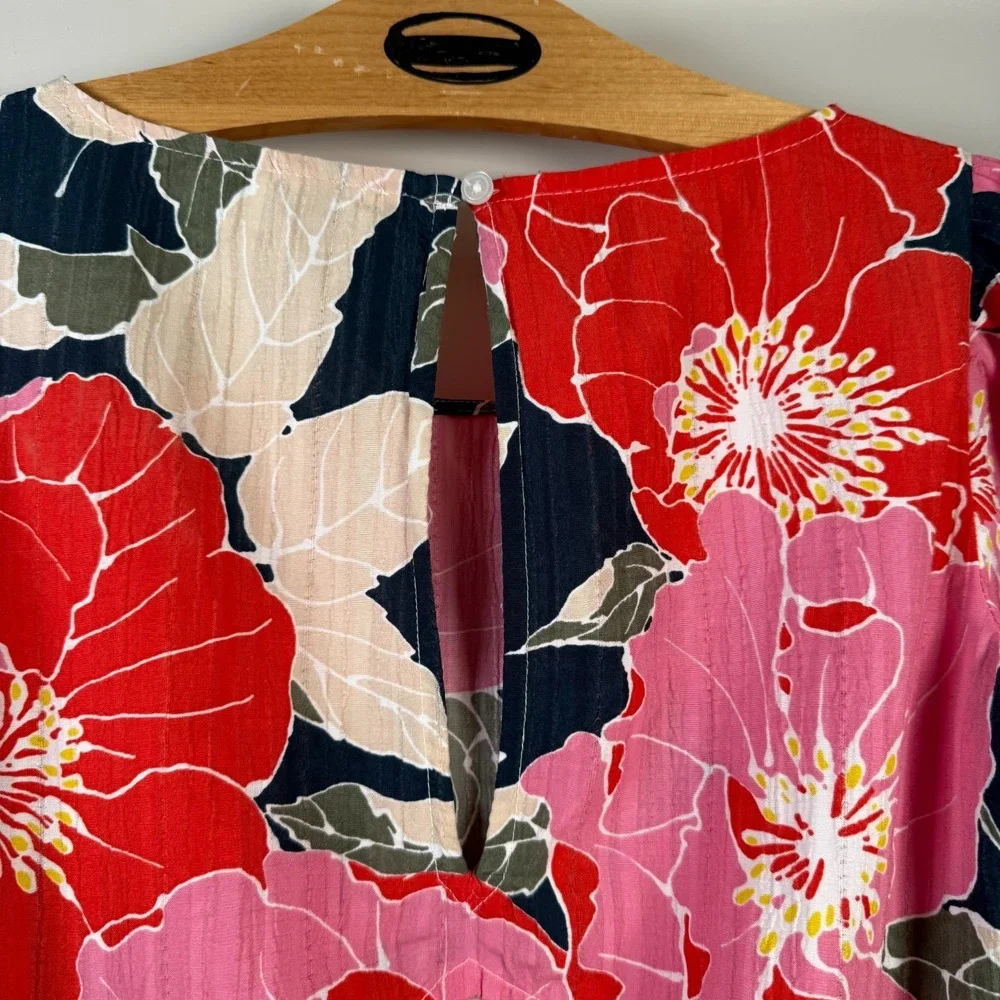 Ann Taylor Loft Romper‎ Women's Size XXS Pink Floral Short Sleeves Round Neck